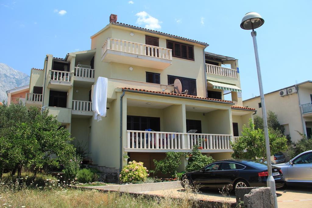 Apartment Mirjana Baska Voda Bagian luar foto