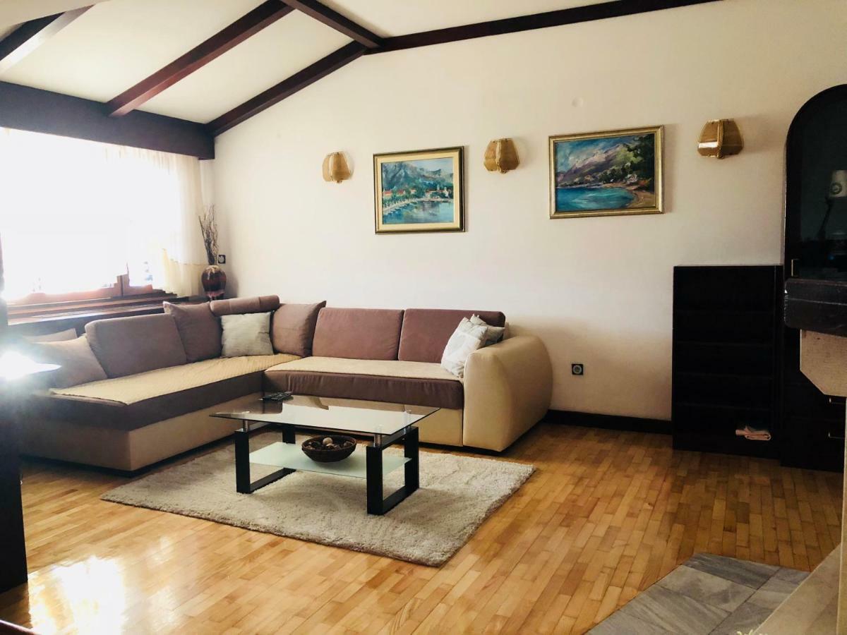 Apartment Mirjana Baska Voda Bagian luar foto